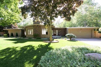 1625 N Bay Dr, Elkhart, IN 46514