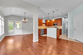 204 Chickadee Ln, Leander, TX 78641