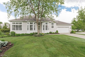 250 Blossom Ln Unit 66, Chagrin Falls, OH 44022