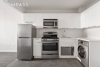 194 E 2nd St Unit 4A, New York, NY 10009
