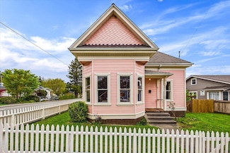 857 7th St, Fortuna, CA 95540