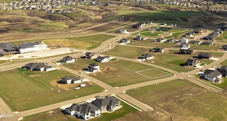 4505 Elk Ridge Dr, Bismarck, ND 58503