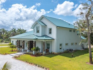 256 Price St, Naples, FL 34113