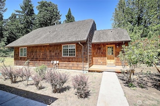 378 Forest Glen Ln, Camano Island, WA 98282