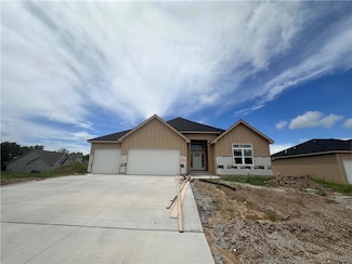 2318 Larkspur Ln, Kearney, MO 64060