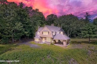 117 Stonecrop Ln, Mount Pocono, PA 18344