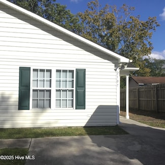 2107 Dexter St, Wilmington, NC 28403