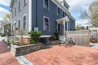 14 Charles St Unit 16, Newburyport, MA 01950