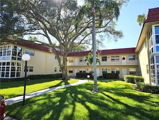 17 Vista Palm Ln Unit 202, Vero Beach, FL 32962