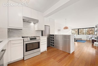 310 W 56th St Unit 5A, New York, NY 10019