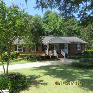 322 Holly Dr, Spartanburg, SC 29301