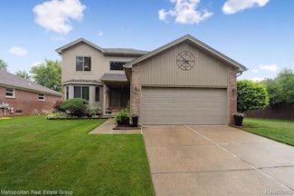 2129 Camelot Dr, Troy, MI 48083