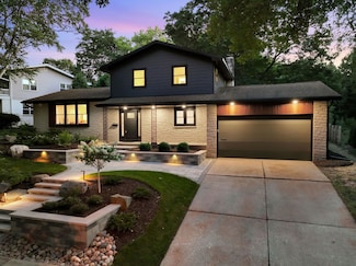 122 Nautilus Dr, Madison, WI 53705