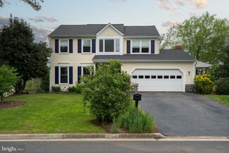 10858 Monticello Ct, Great Falls, VA 22066