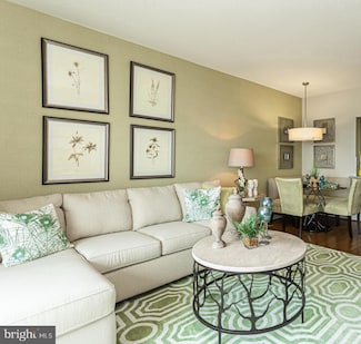 717 S Columbus Blvd Unit 1012, Philadelphia, PA 19147