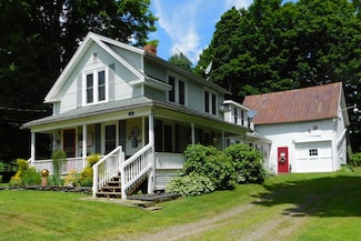 10 Liberty St, Dexter, ME 04930
