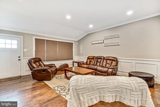 302 Cherrix Ave, Beverly, NJ 08010