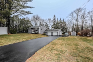 6 Castle Dr, Hooksett, NH 03106