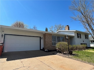 2858 12th St, Eau Claire, WI 54703