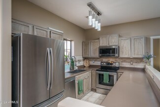 816 W Saint Kateri Ave, Phoenix, AZ 85041