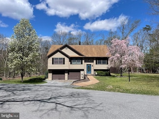 158 Phoebe Ln, Berkeley Springs, WV 25411