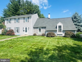 933 Greenlea Rd, Hershey, PA 17033