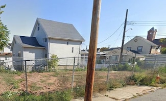 17 Coonley Ct, Staten Island, NY 10303
