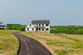496 Long Lane Rd, Lehigh Township, PA 18088