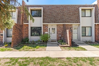 9226 V Plaza Unit G25, Omaha, NE 68127