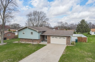 6279 Warren St, Saint Anne, IL 60964