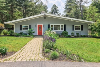 128 Clinton St, Hopkinton, MA 01748