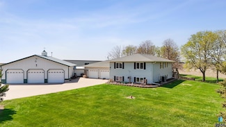 27053 S Tallgrass Ave, Sioux Falls, SD 57108