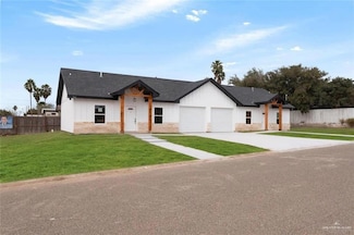 601 N Ozaka St, Roma, TX 78584