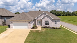 381 Rolling Brook Dr, Rogersville, AL 35652