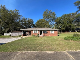 214 Clayton St, Baldwyn, MS 38824