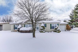 706 Meadowbrook Ln, Lagrange, IN 46761