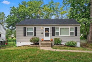 1925 Falcon Dr, Saint Louis, MO 63133