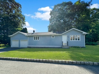 26 Kynor Ave, Stanhope, NJ 07874