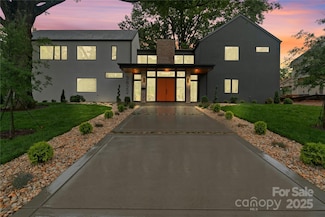 3822 Topsfield Rd, Charlotte, NC 28211