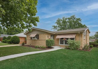 2539 Kensington Ave, Westchester, IL 60154