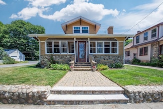 228 Lynn St, Peabody, MA 01960