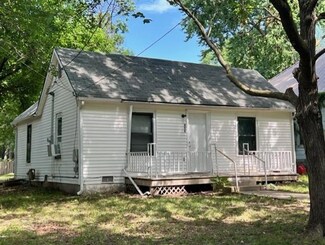 720 N Clay St, Nevada, MO 64772
