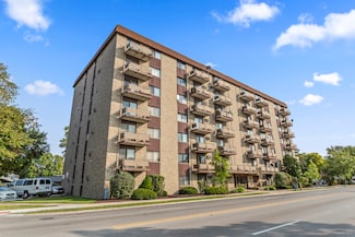 850 Des Plaines Ave Unit 203, Forest Park, IL 60130
