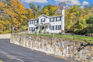 6680 Main St, Trumbull, CT 06611