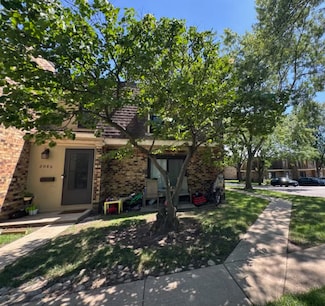 2086 Country Club Dr Unit 3F, Woodridge, IL 60517