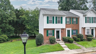 2826 Hosta Dr, Charlotte, NC 28269