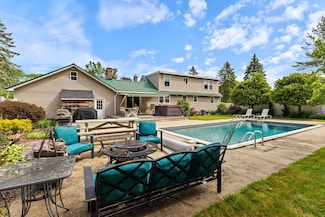 18 Tibbetts Ln, Lyman, ME 04002