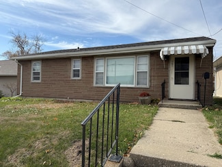 705 S Division Ave, Polo, IL 61064