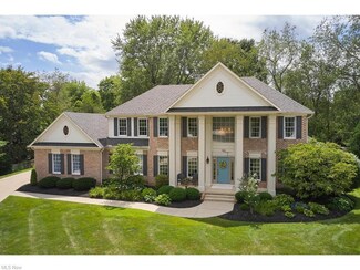 900 Hunter Ridge Cir, Fairlawn, OH 44333
