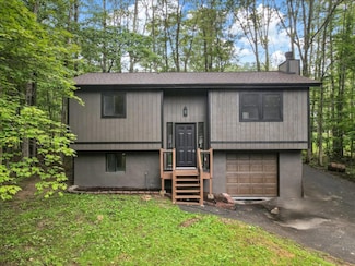 148 Acorn Ln, Kunkletown, PA 18058